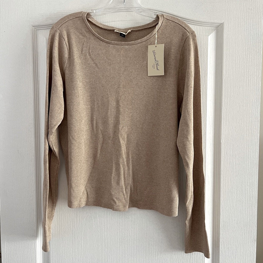 NWT cropped, long-sleeved, thermal tee